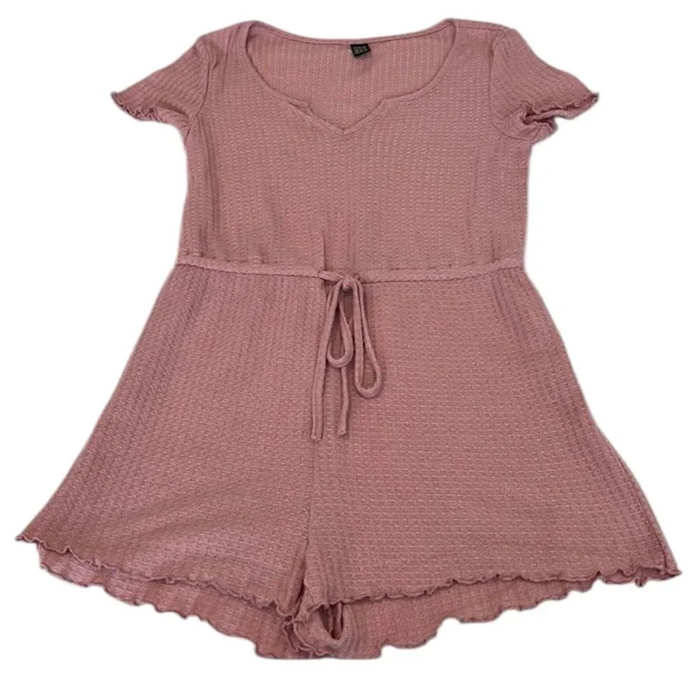 Shein sz M runs small dusty rose short romper elastic drawstring waist EUC